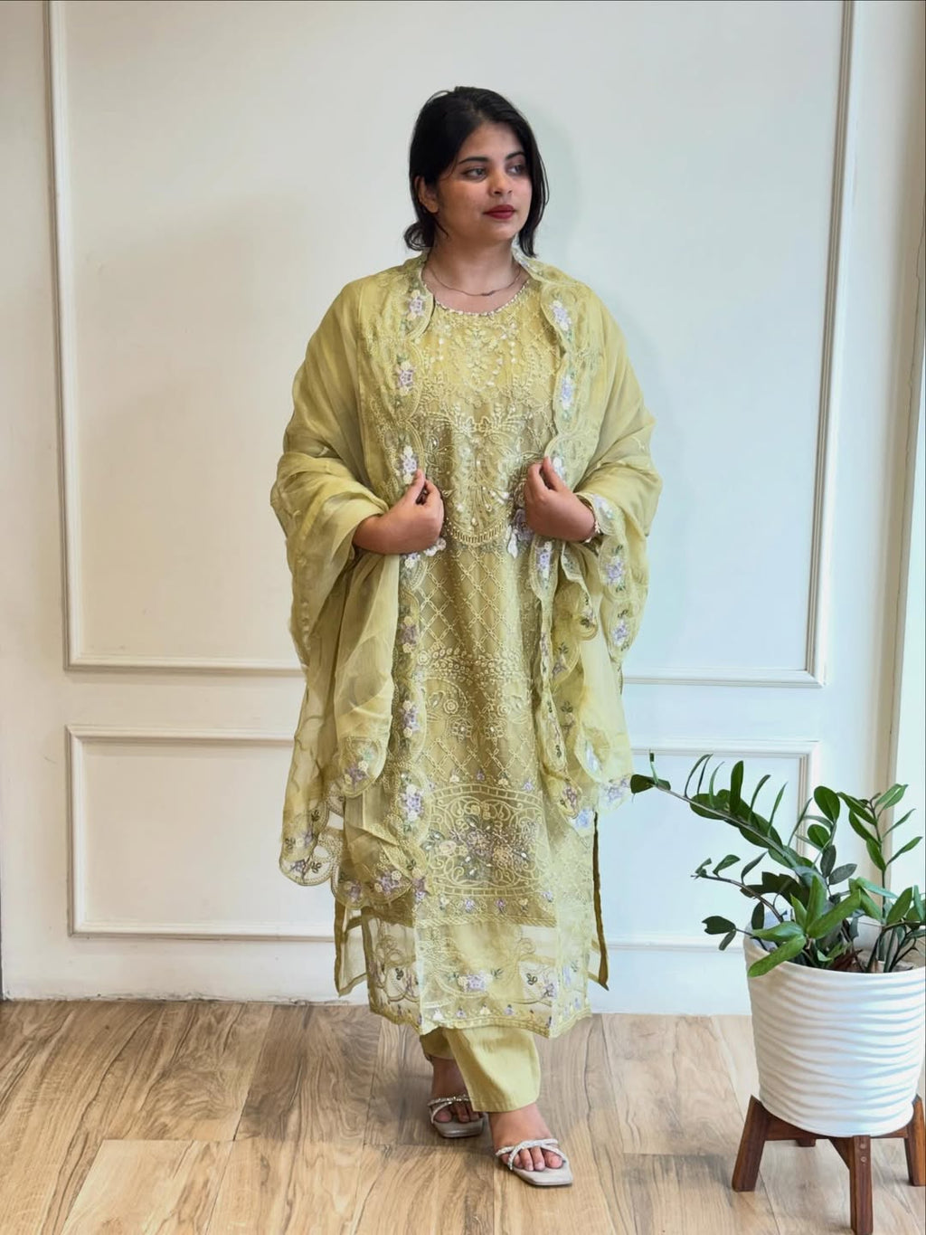 Embroidered Pakistani Suit - 16680
