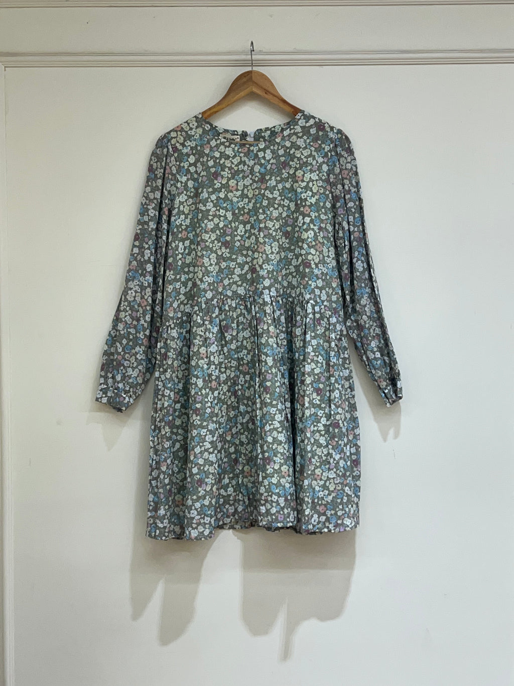 Green floral top - 14990