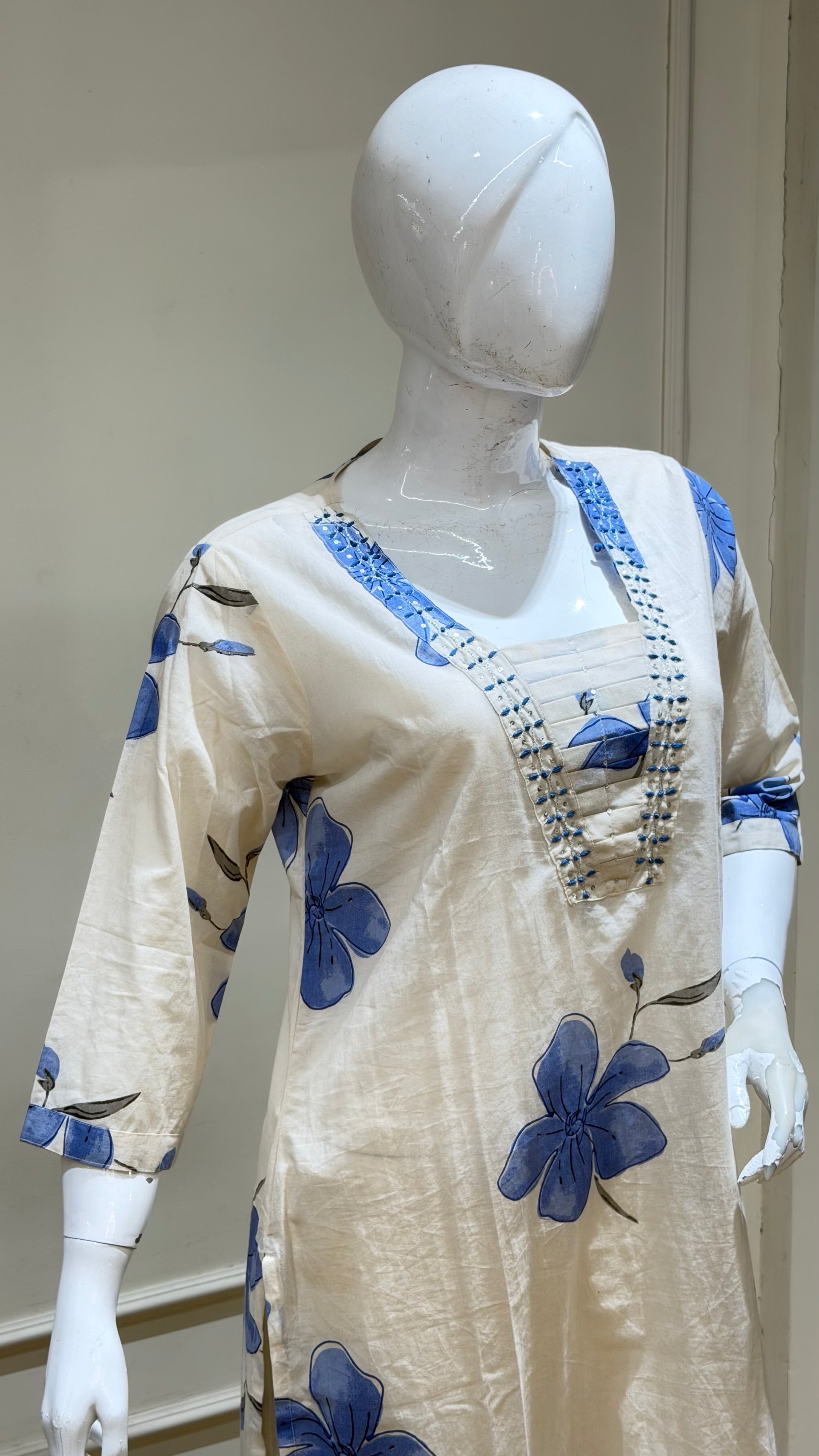 Off white with blue floral suit - 15598
