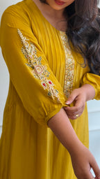 Yellow handworked suit - 15968