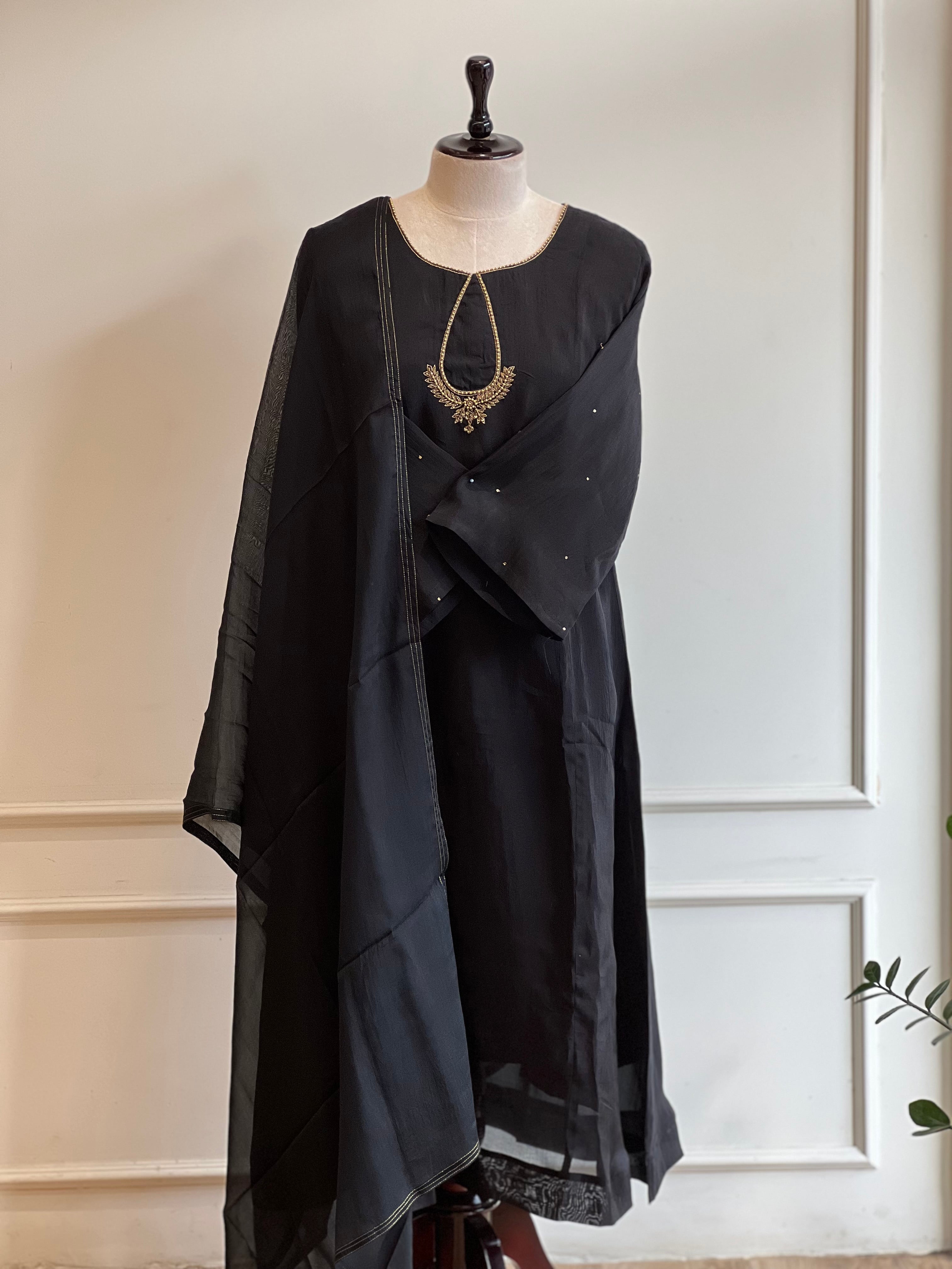 Black sequenced suit - 15978