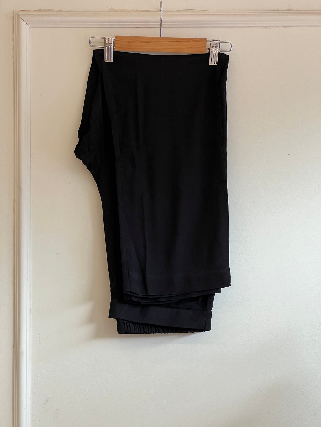 Black sequenced suit - 15978