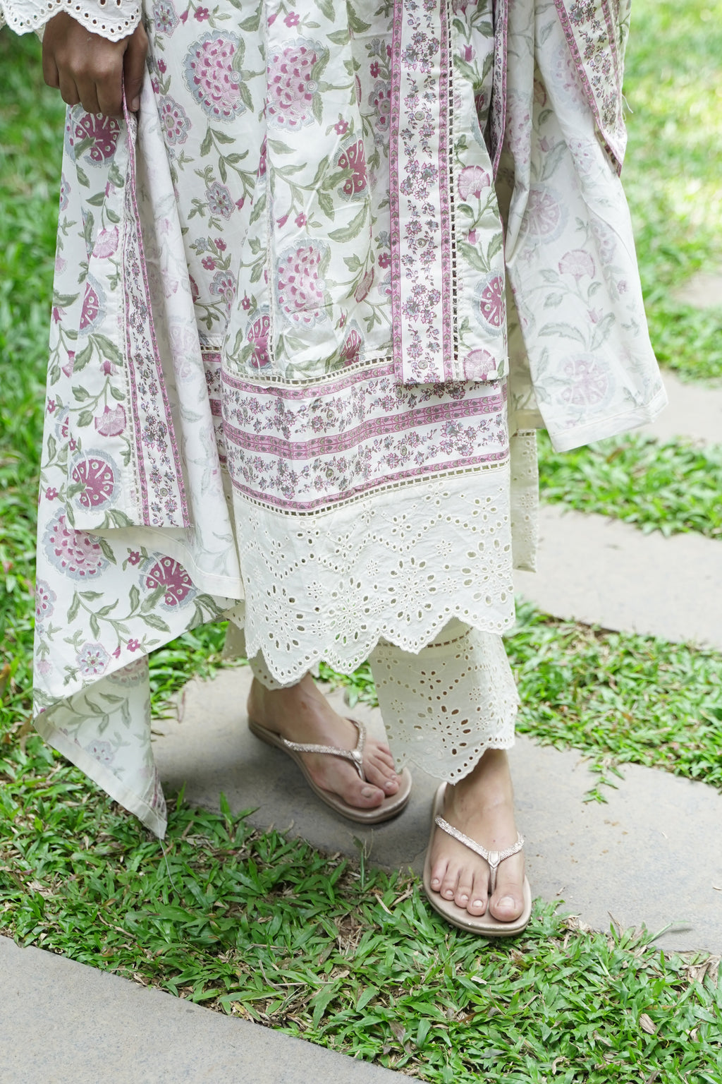 Offwhite floral anarkali - 16057