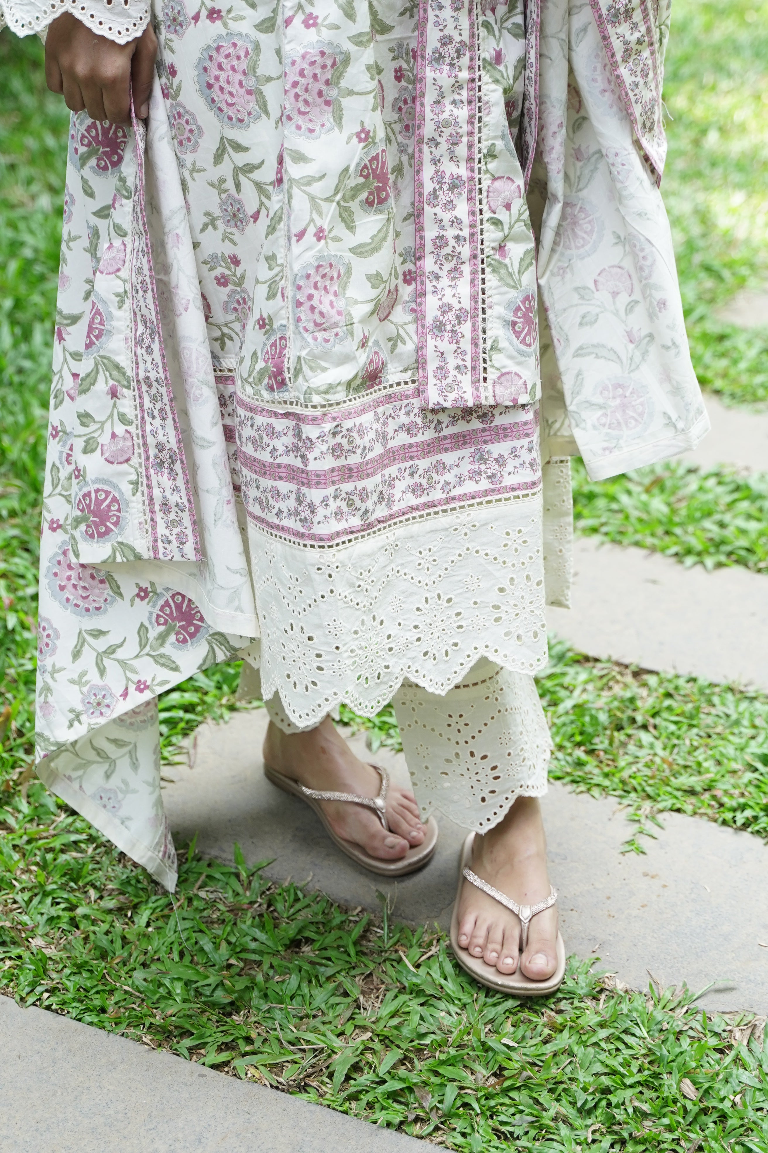 Offwhite floral anarkali - 16057