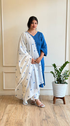 Blue embroidered kurta set - 16112