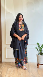 Black floral suit - 16156
