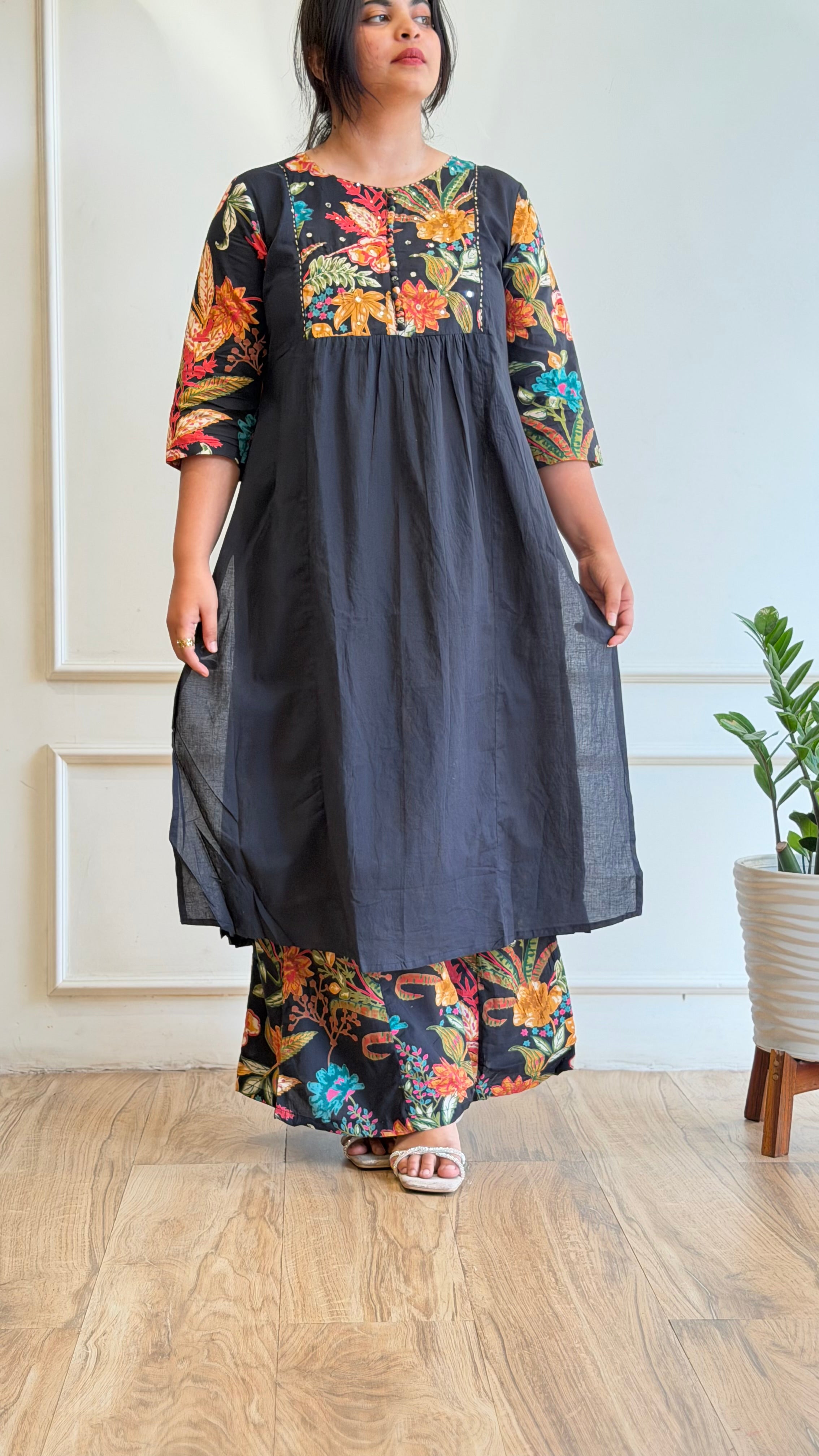 Black floral suit - 16156