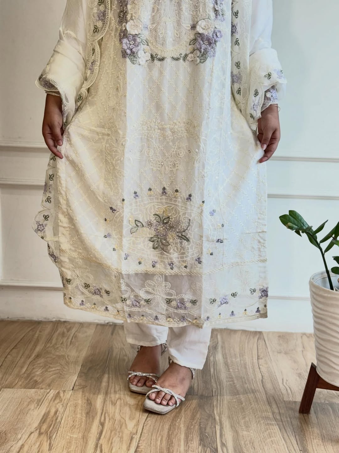 Embroidered Pakistani Suit - 16680