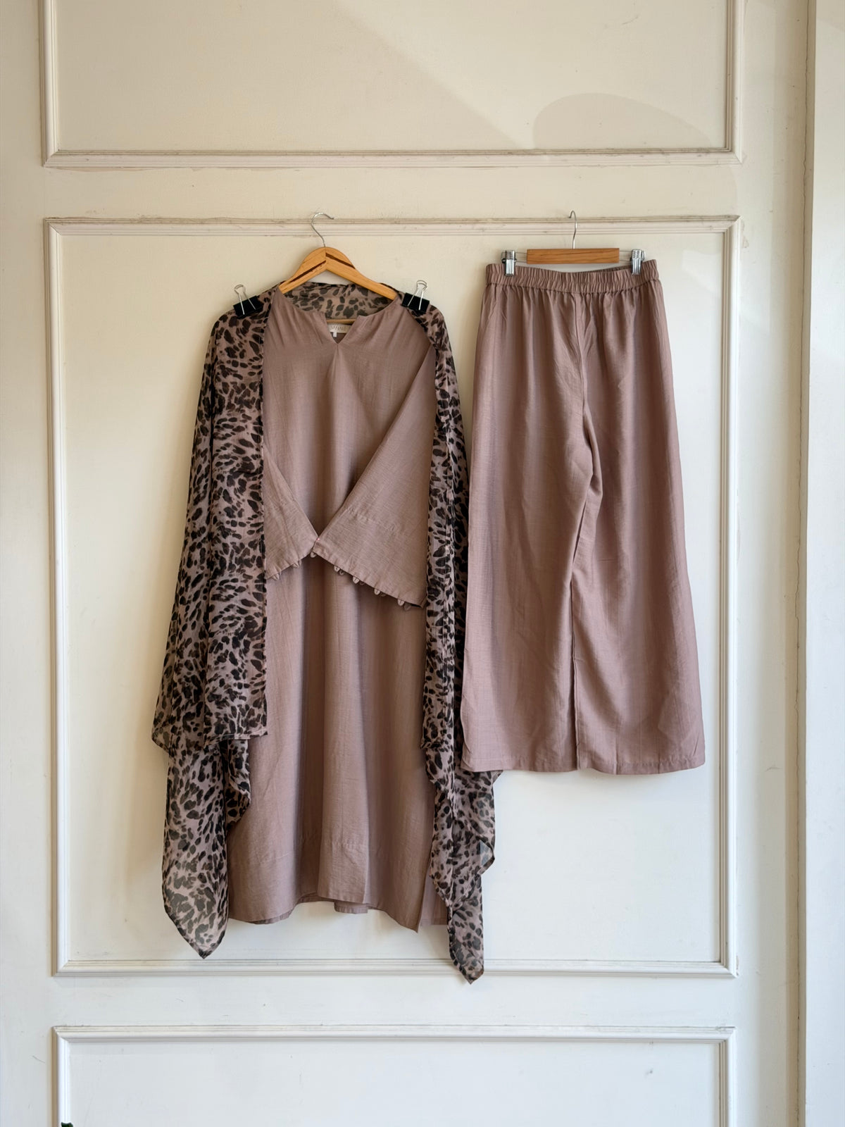 Free size Kurta set With Animal Print Dupatta-17344