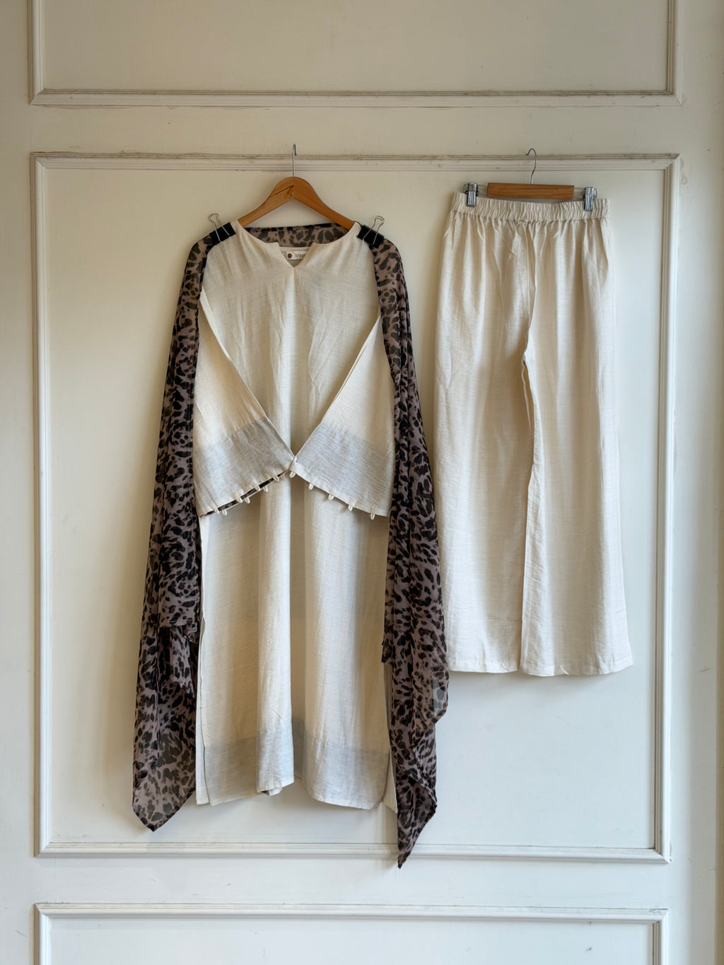 Free size Kurta set With Animal Print Dupatta-17344