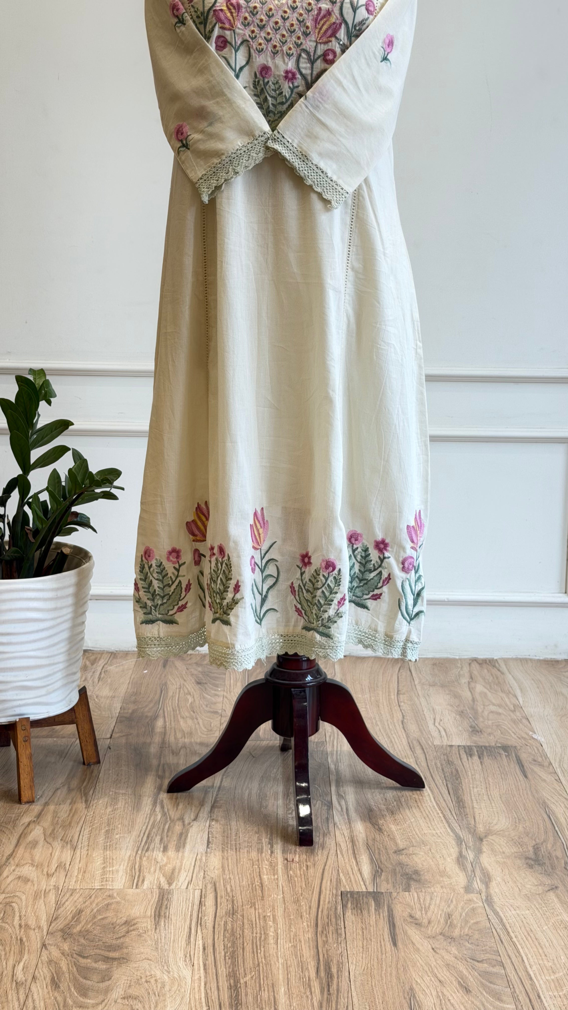 Offwhite Thread Embroidered Anarkali suit- 16626