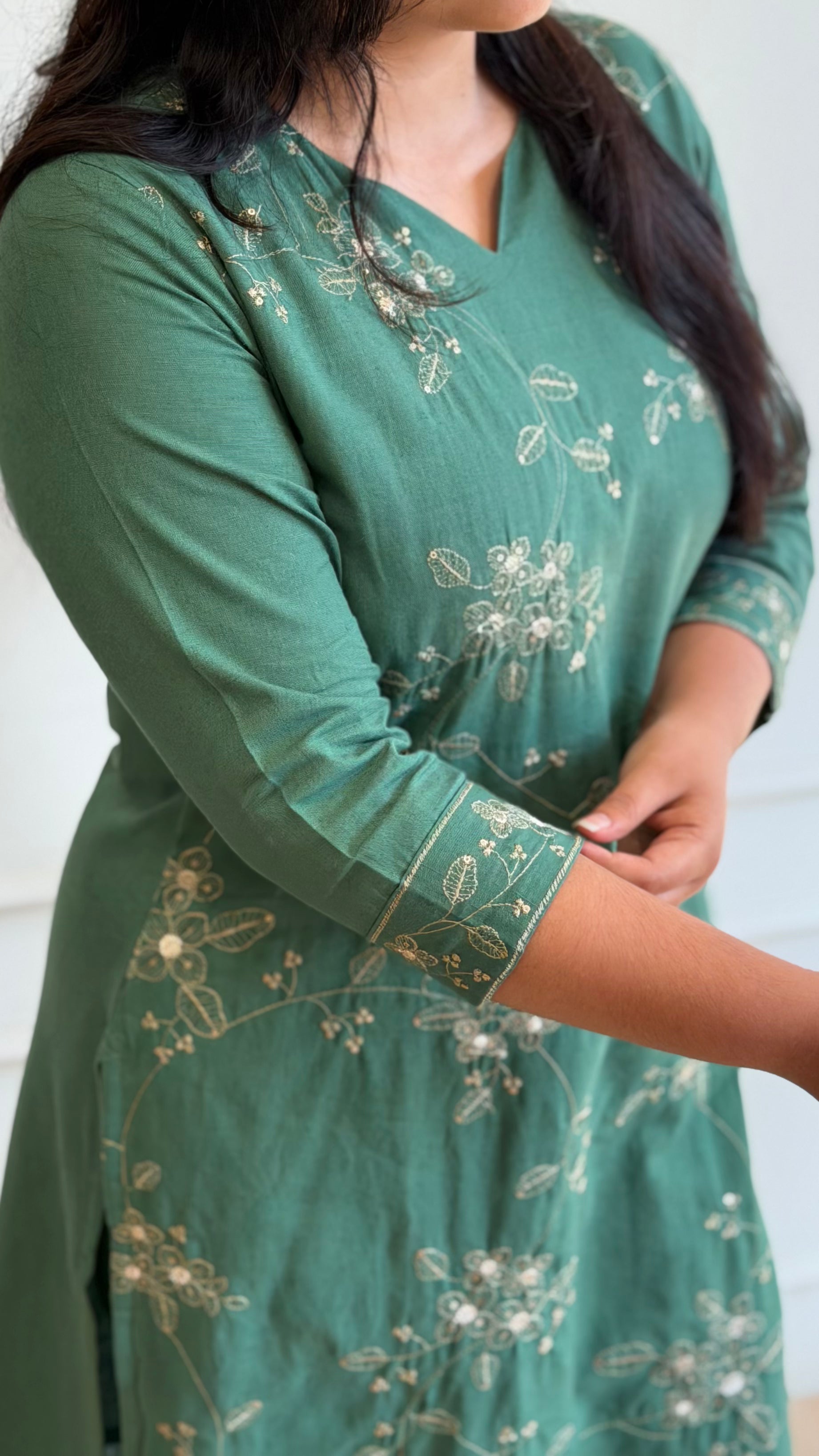 Green thread embroidered suit - 16159