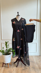 Black embroidered suit - 16541