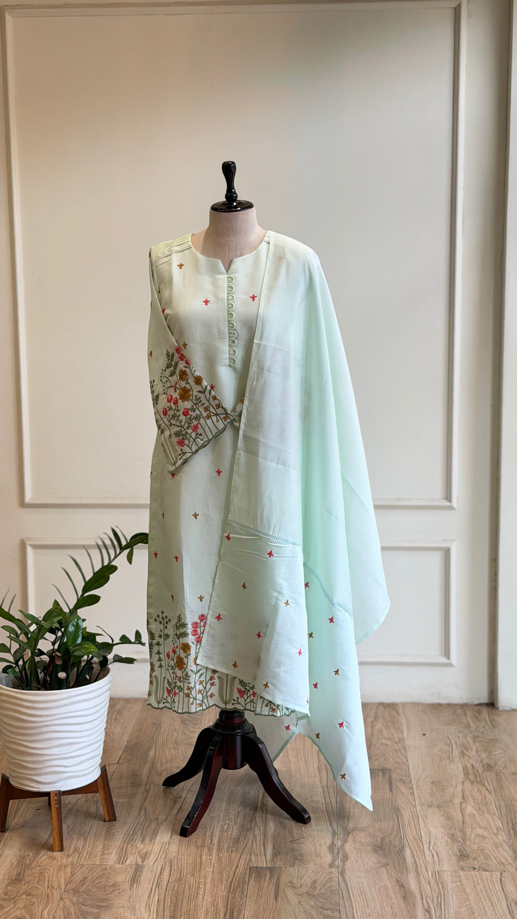 Beutiful Floral Suit - 16318
