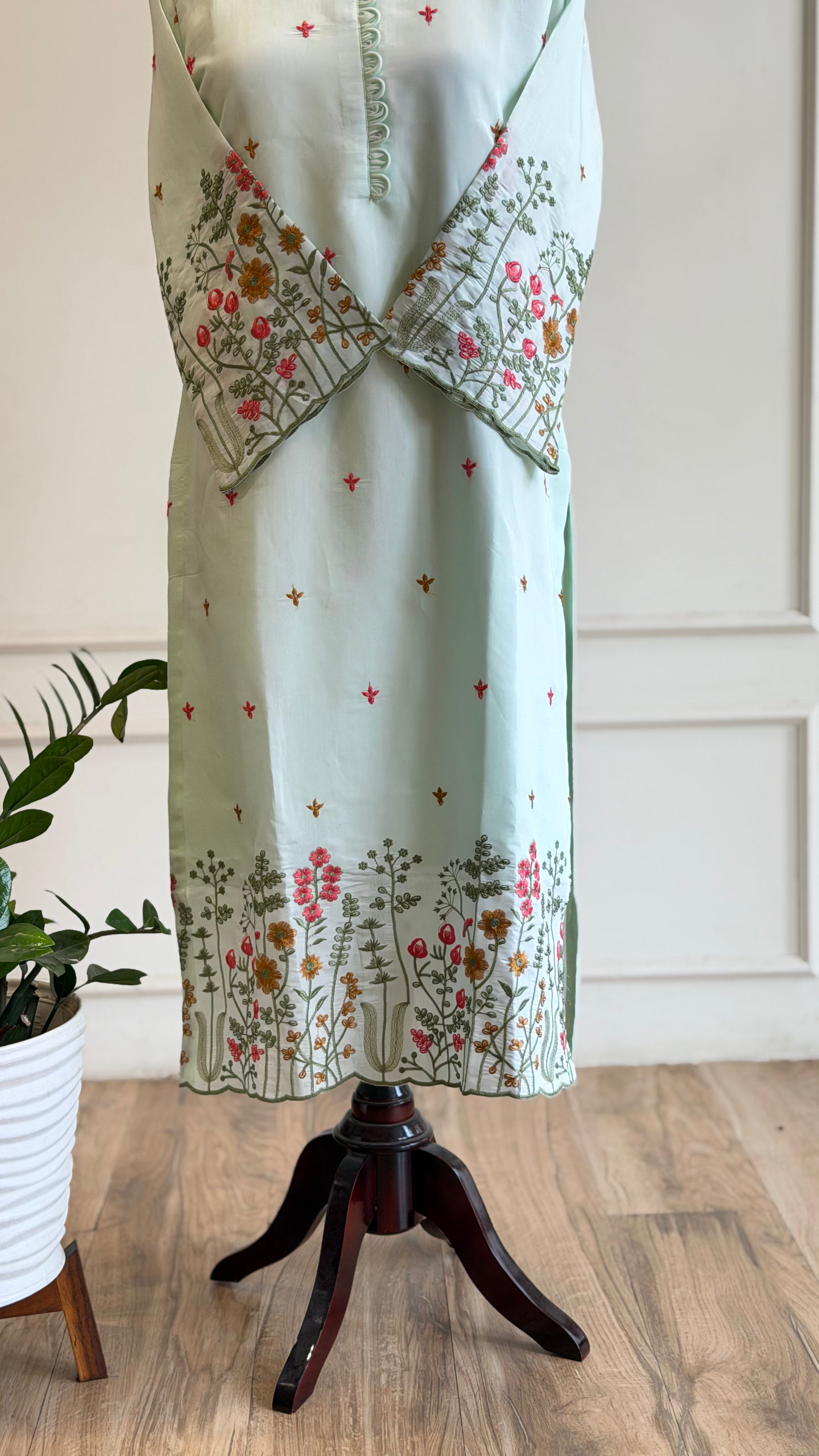 Beutiful Floral Suit - 16318