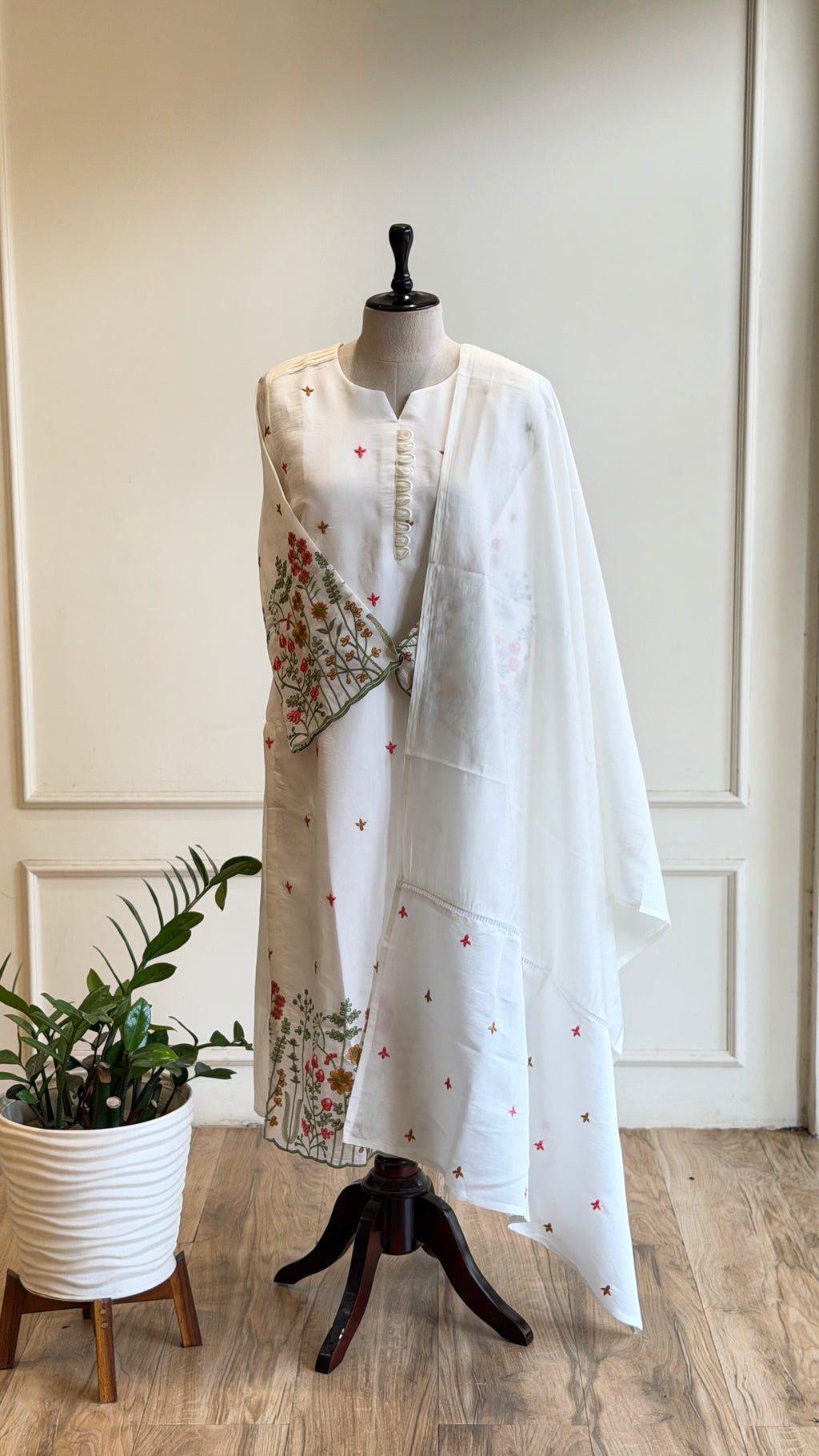 Beutiful Floral Suit - 16318