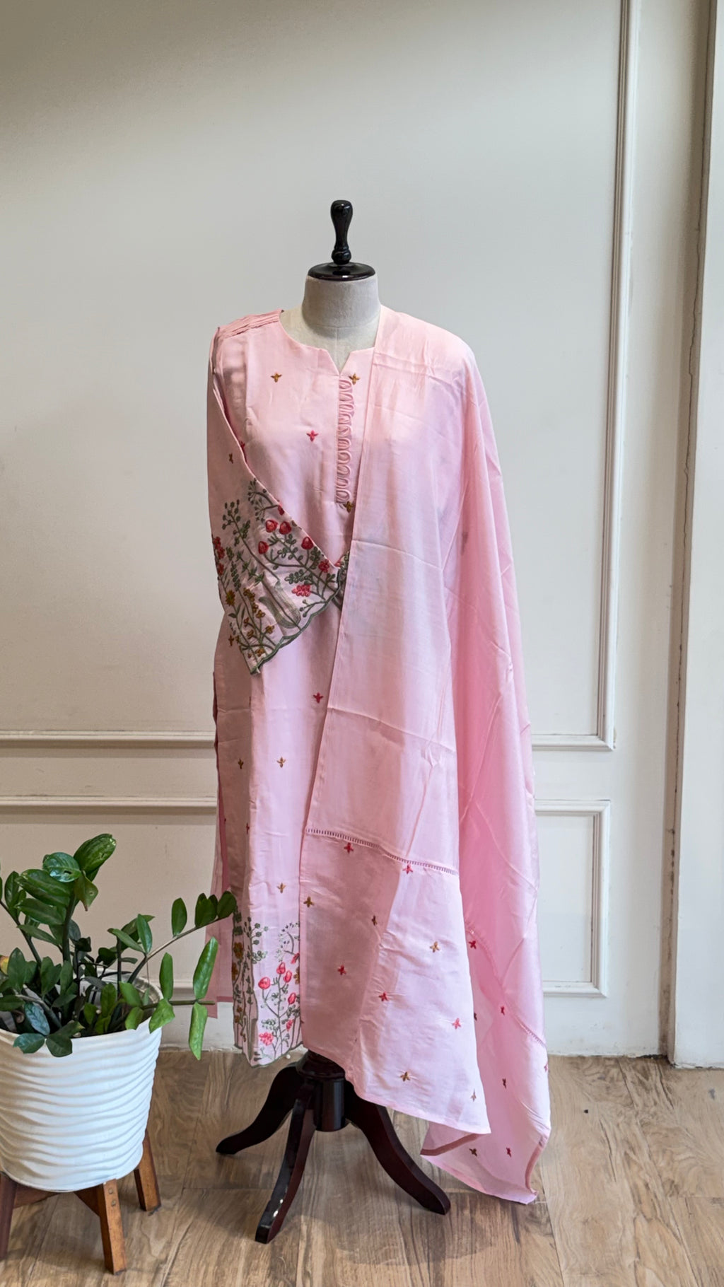 Beutiful Floral Suit - 16318